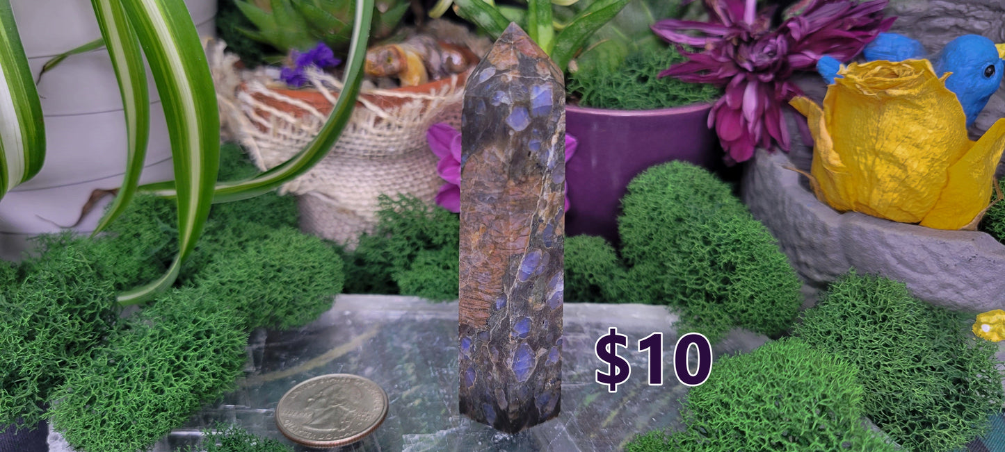 Que Sera Towers - Rock Bottom Jewelry & Engraving